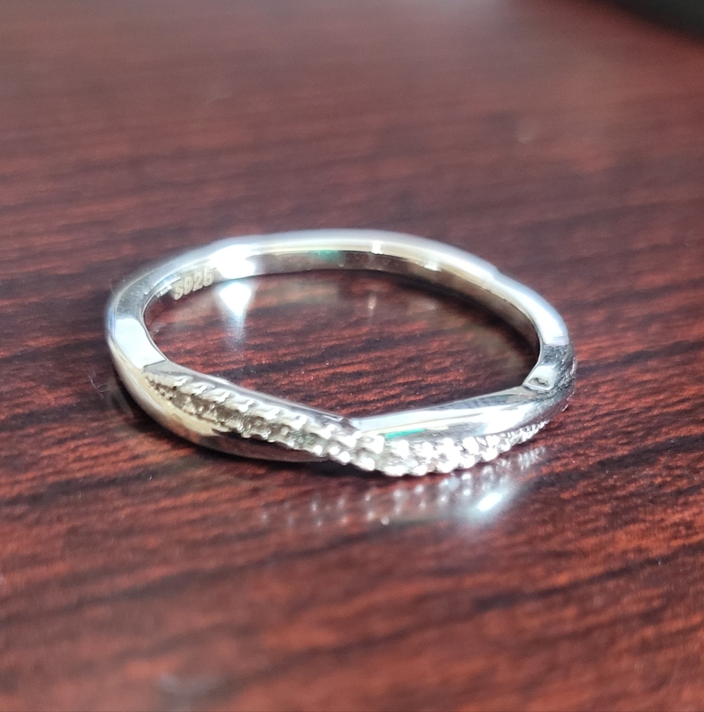 Sterling Silver Moissanite Twist Band Ring - 925 Stamped
